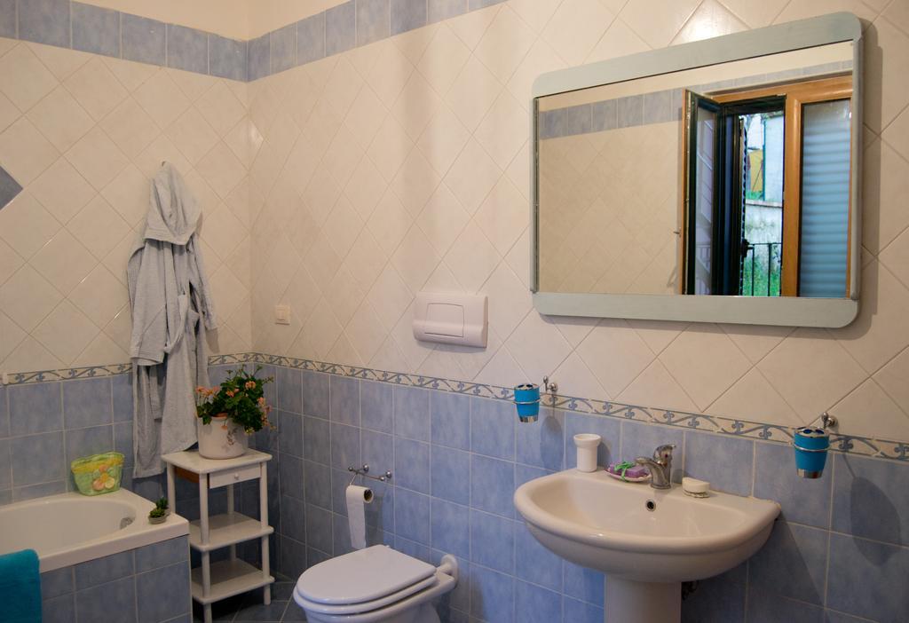 Hotel La Piccola Casa Del Cinema à Giffoni Valle Piana Extérieur photo